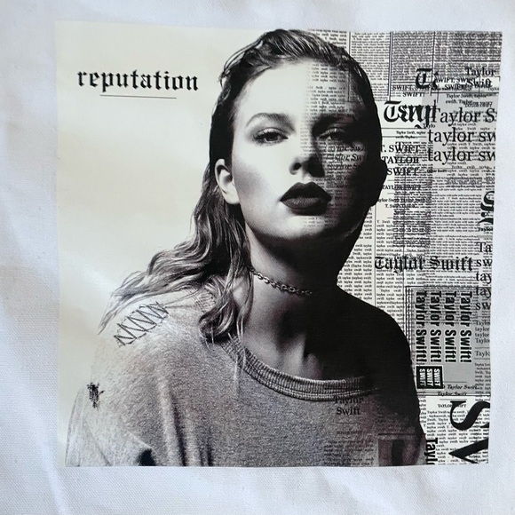 Taylor Swift Reputation NYC Pop-Up Event Tote Bag - Picture 2 of 9
